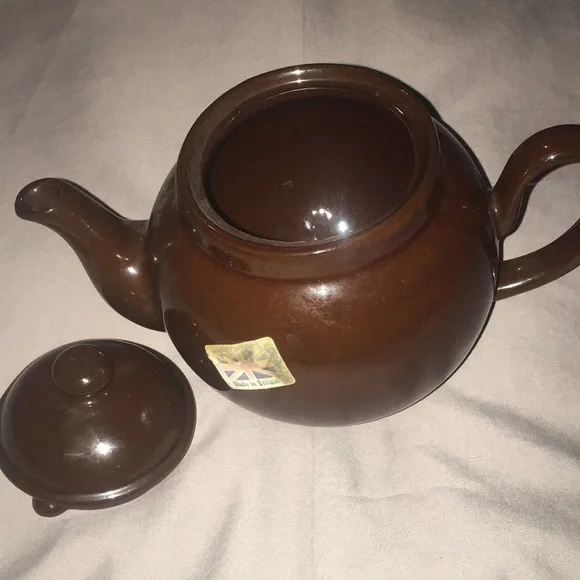 Teapot made in Britain - Picture 2 of 3